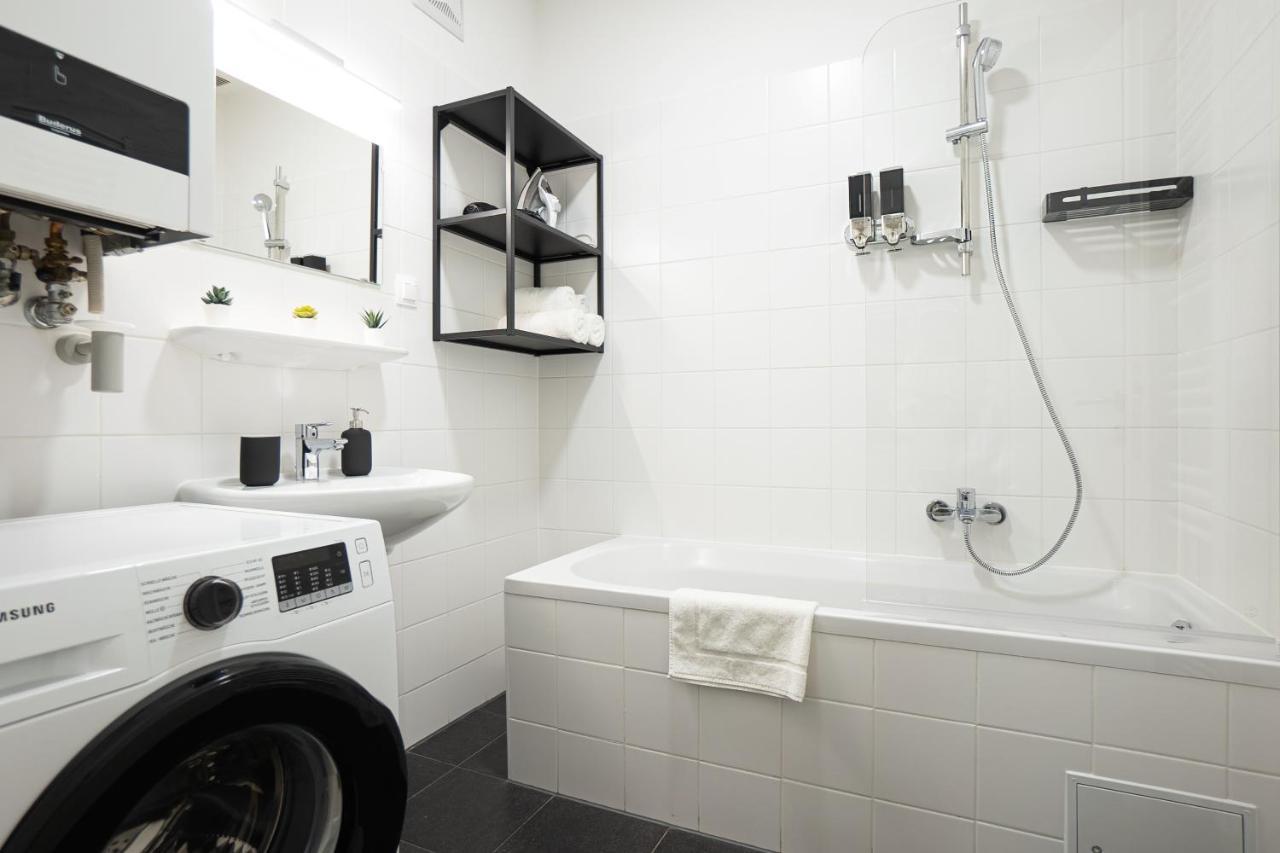 Bright 3-Room Apartment With A King-Size Bed Виена Екстериор снимка