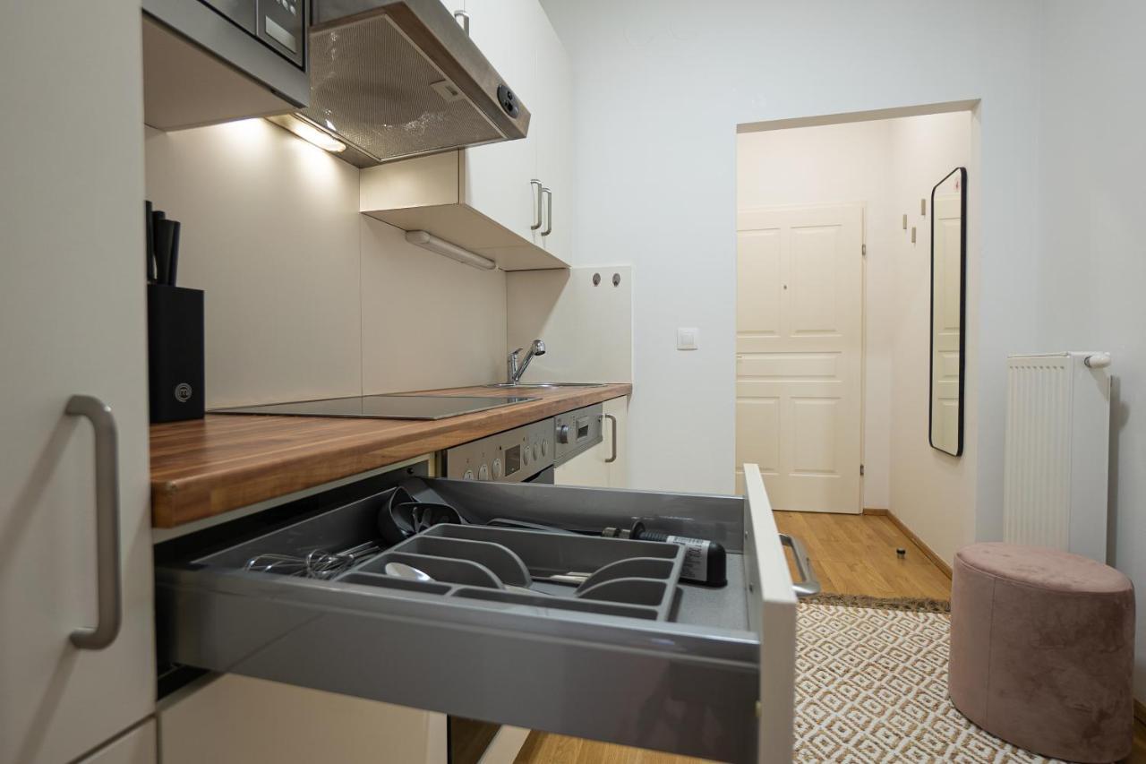 Bright 3-Room Apartment With A King-Size Bed Виена Екстериор снимка